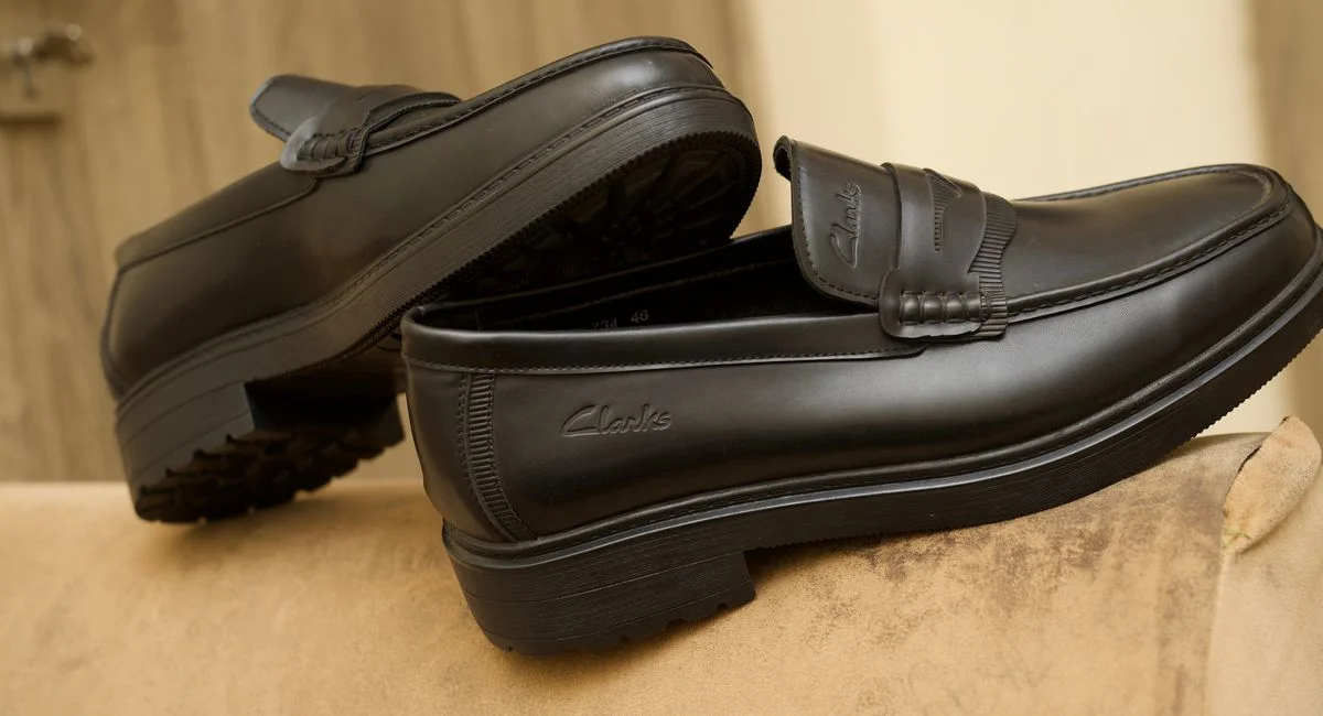 Comment porter des mocassins homme : conseils pratiques et sélections pour un style réussi ?